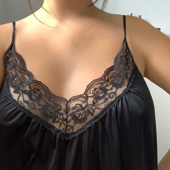 (SOLD) CUTE BLACK DRESS - Picture 2 of 2